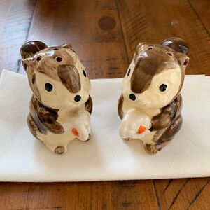 Vintage Squirrel‎ Salt & Pepper Ceramic Outdoor Woodsy Shakers Fall Autumn
